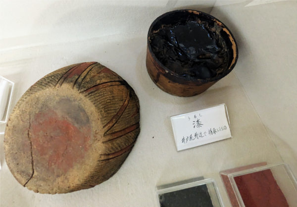 漆塗りの木器