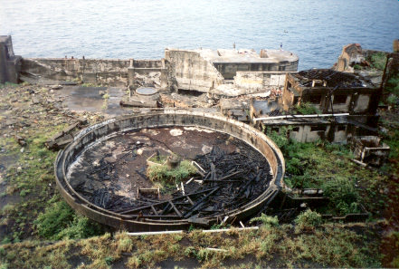 軍艦島の炭坑施設