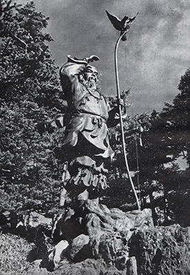 大台ヶ原の神武天皇の銅像