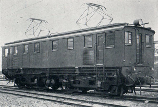 国産初の電気機関車ED15形
