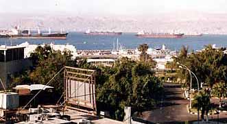 紅海に面したアカバ港
