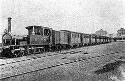 新橋駅を出る汽車
