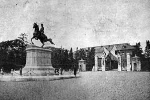 近衛師団と北白川宮の銅像