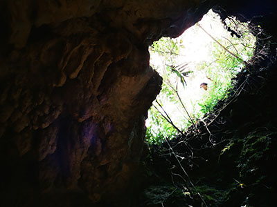 日本兵が隠れた洞穴