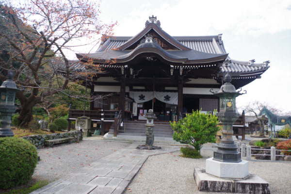 橘寺の「蓮華塚」