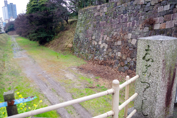 名古屋城外堀と石垣