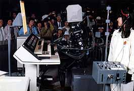筑波科学博のピアノ演奏ロボット