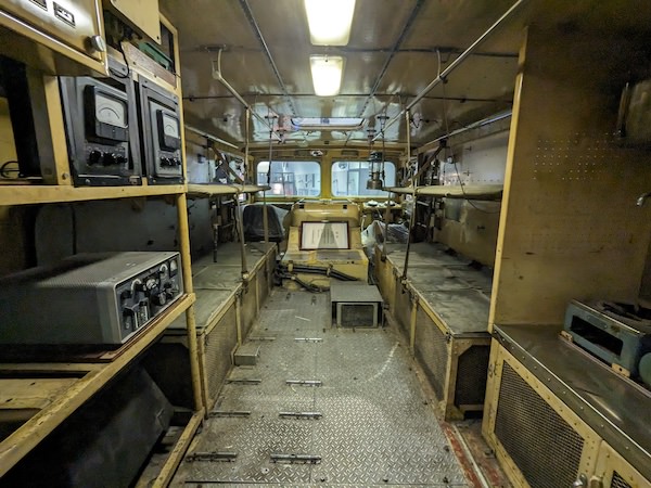 南極点に到着したKD604の内部