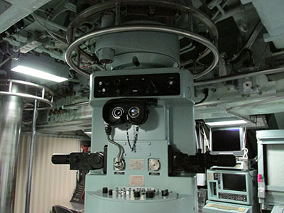 潜水艦の潜望鏡