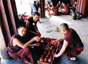 チベット僧